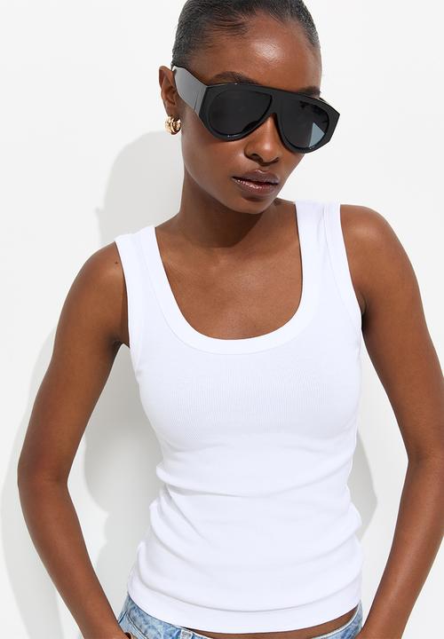 New Look - Wide trim scoop vest - white