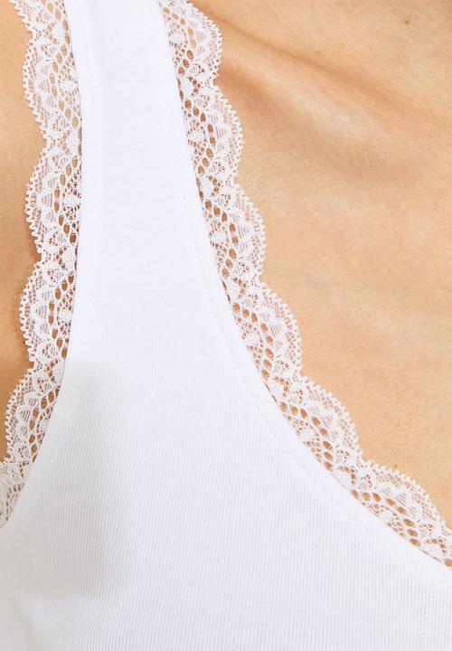 New Look - Vde lace trim vest - white