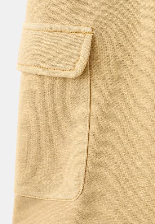 MANGO - Bermudas CARGO - Medium Yellow