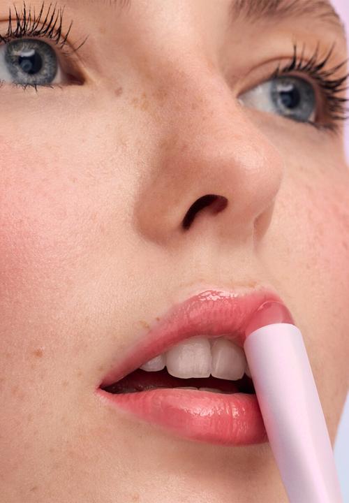 essence - Disney THE LITTLE MERMAID Blur & Blend Lip Brush - 01 Seaside Cutie