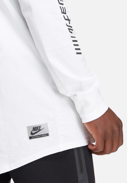 Nike - International top