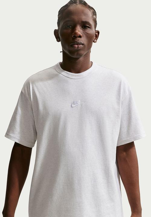 Nike - NSW Premium Essentials Sust T-Shirt - Lt Grey