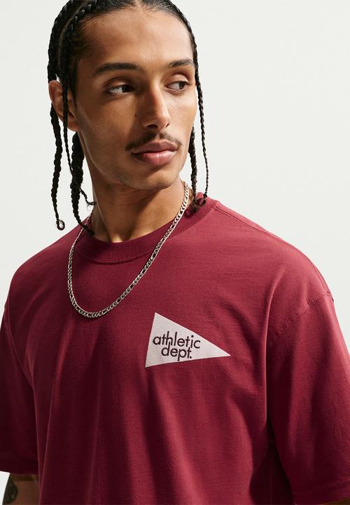 Nike - NSW Loose Celebrate Athletic Dept Tee- Washed Red