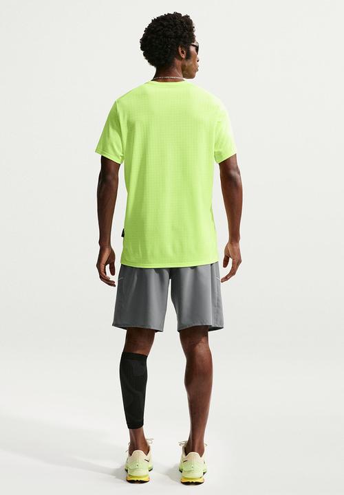 Nike - DRI-Fit MILER 9UL SHORT - Grey