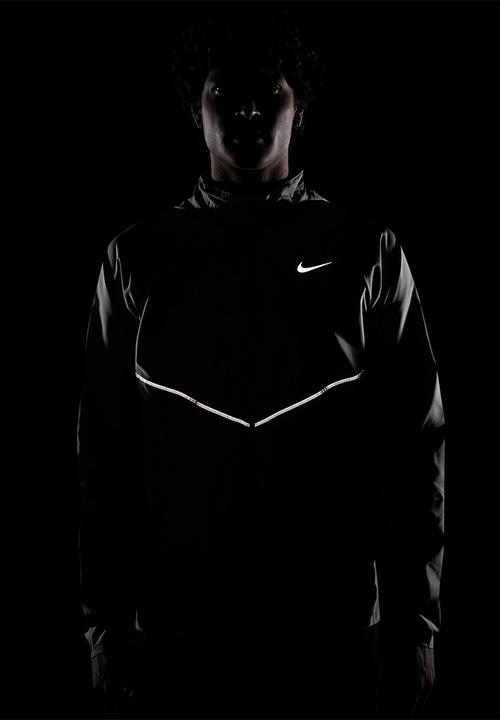 Nike - Dri-FIT Repel UV Miler Jacket - Black/Black