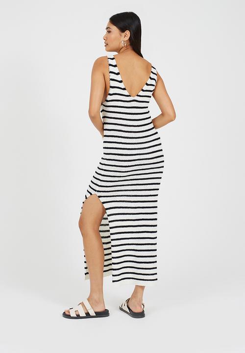 Brave Soul - Ladies Knitted V-Neck Dress With Stripe In Crepe Yarn - White/Black