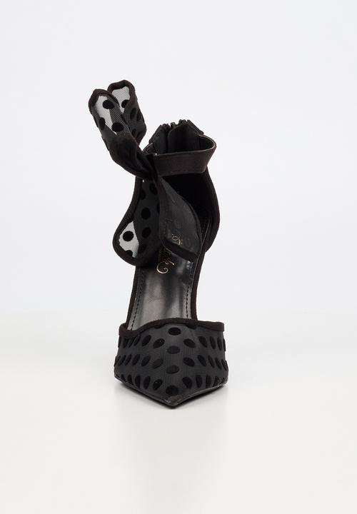 Miss Black - Dott 1 closed toe ankle strap - black