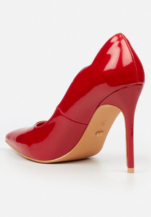 Miss Black - Lola 1 court - red