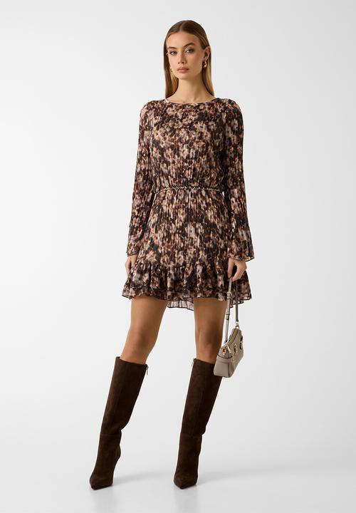 GUESS - Long sleeve Ilenia Pleat Dress - Safari Bloom Print