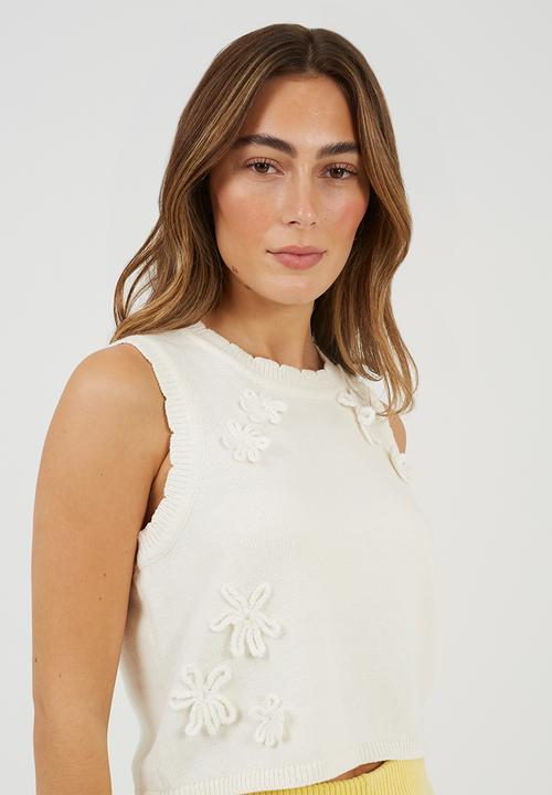 Brave Soul - Ladies Crew Neck Knitted Tank With Crochet Flower Placement - Cream