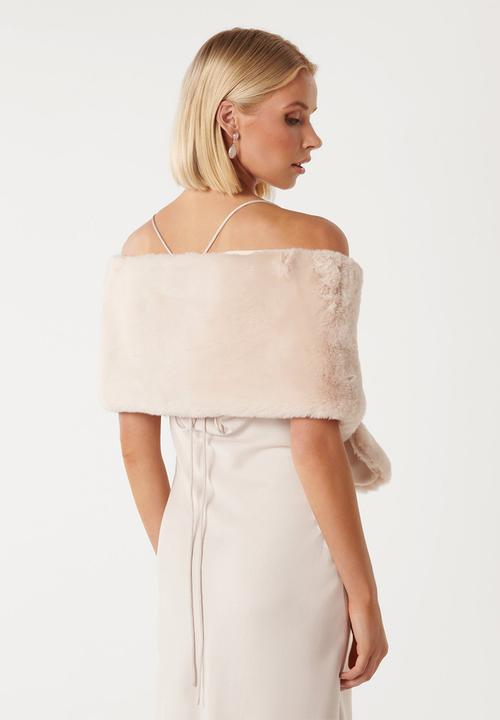 Forever New - Laura faux fur wrap in blush