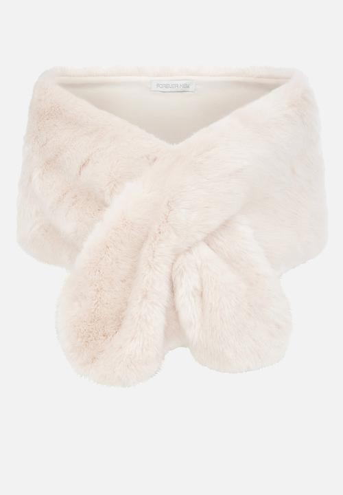 Forever New - Laura faux fur wrap in blush