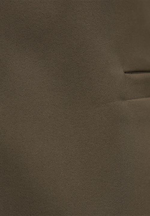 Forever New - Farrah fitted blazer in deep olive
