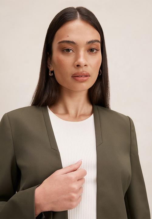 Forever New - Farrah fitted blazer in deep olive