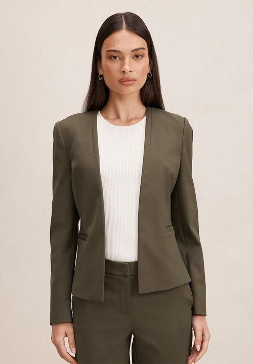 Forever New - Farrah fitted blazer in deep olive