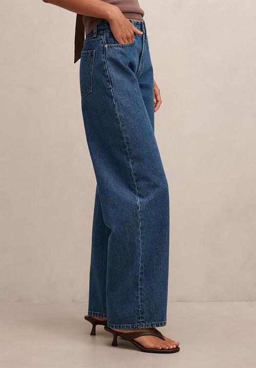 Forever New - Emma Mid-Rise Barrel Jeans in Mid Wash