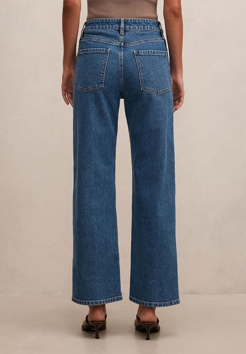 Forever New - Nicki Mid-Rise Straight Jeans in Mid Wash