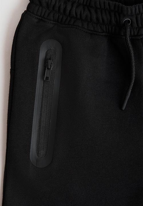 H&M - Knee-length sweatshorts - black