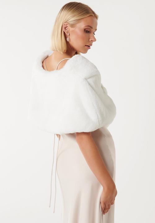 Forever New - Sophia faux fur wrap in porcelain