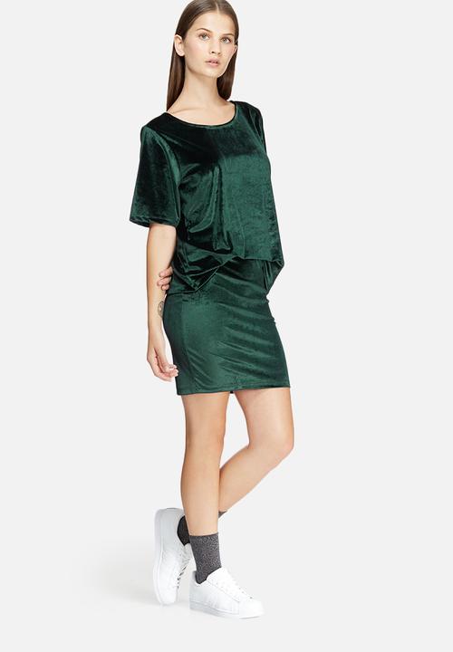 Jacqueline de Yong - Sherry velvet top