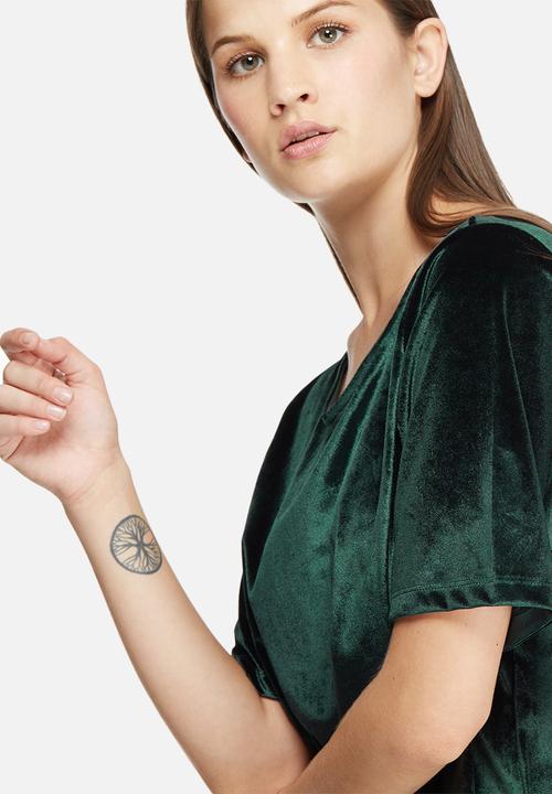 Jacqueline de Yong - Sherry velvet top