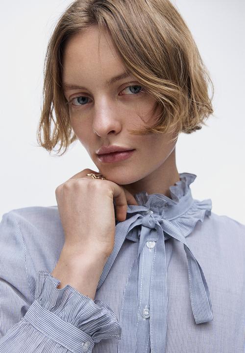 H&M - Frill-trimmed blouse - dark blue/striped