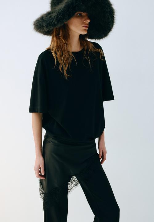 H&M - Lace-trimmed triangle scarf - black