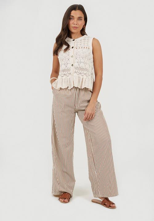 Brave Soul - Ladies Crew Neck Pointelle Waistcoat With Peplum Frill Hem - White