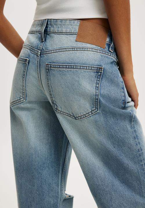 Cotton On - Low Rise Straight Jean - Saltstone Blue Ripped