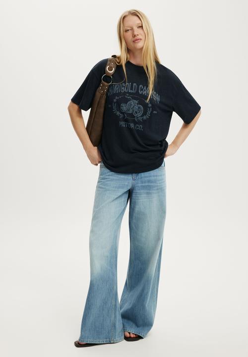 Cotton On - The Boxy Graphic Tee - Marigold Canyon Motor Co/ Ink Navy