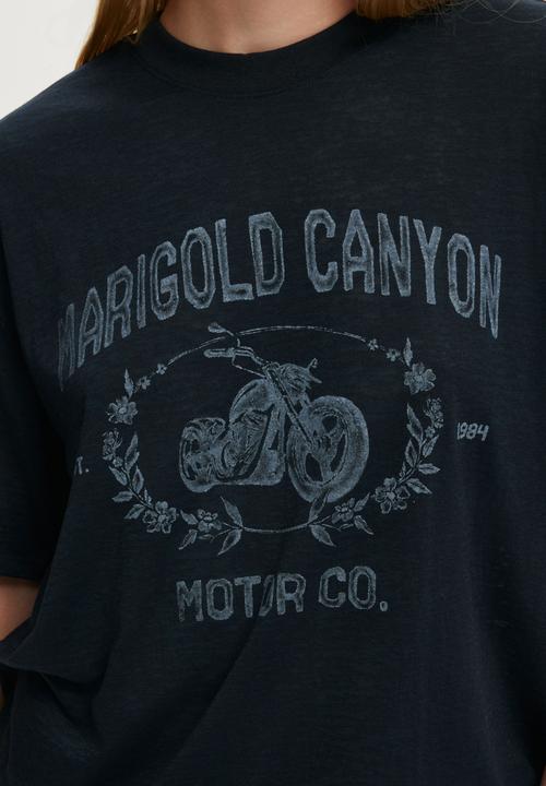 Cotton On - The Boxy Graphic Tee - Marigold Canyon Motor Co/ Ink Navy