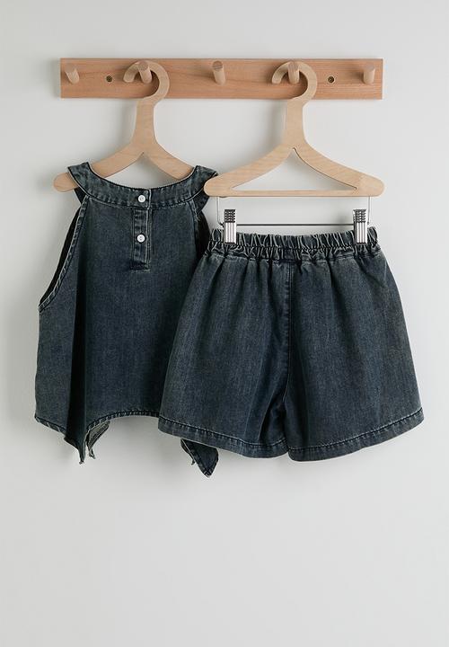 Pop Candy - Handkerchief hem denim top with shorts - washed blue