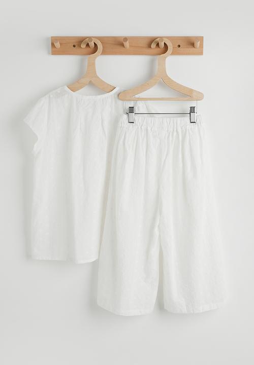 Pop Candy - Anglaise button down blouse with wide leg pants - white