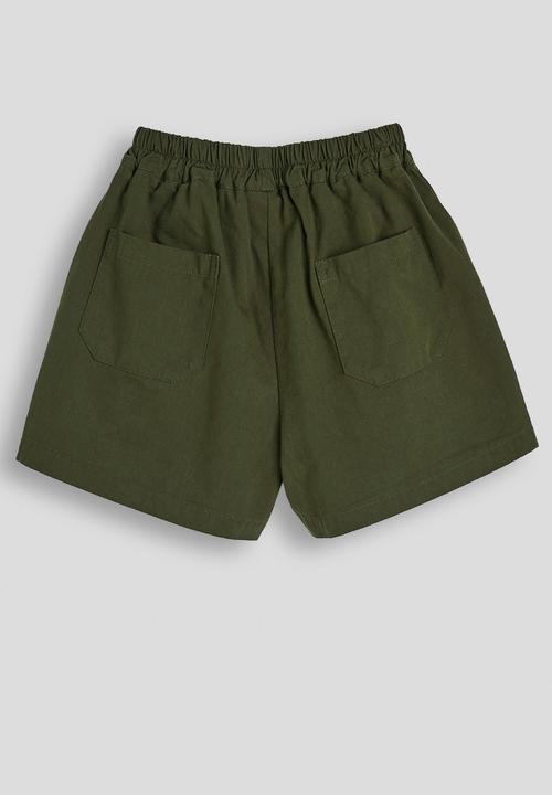 Pop Candy - Stylised front pocket shorts - dark olive