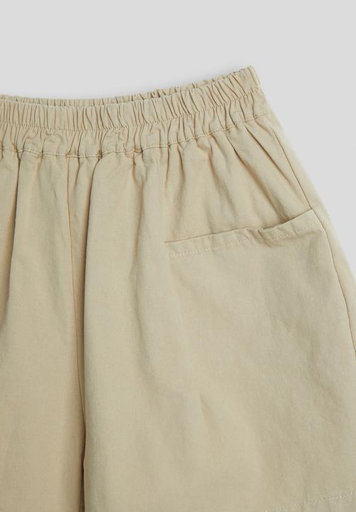 Pop Candy - Stylised front pocket shorts - cornsilk