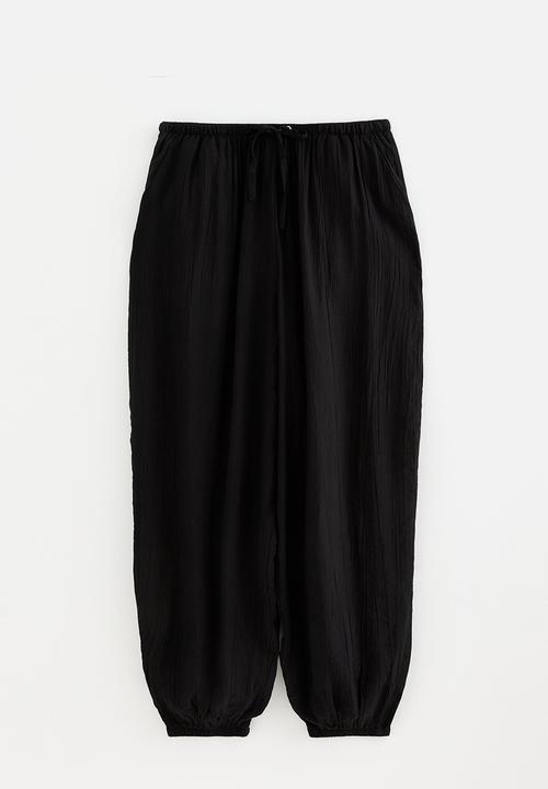 CLANE BALLOON SHORT PANTS ブラック新品未使用 Kendall crinkle balloon trouser - black