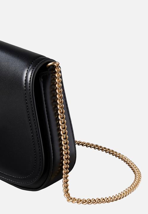 Calvin Klein - Ck curved wallet on chain - black