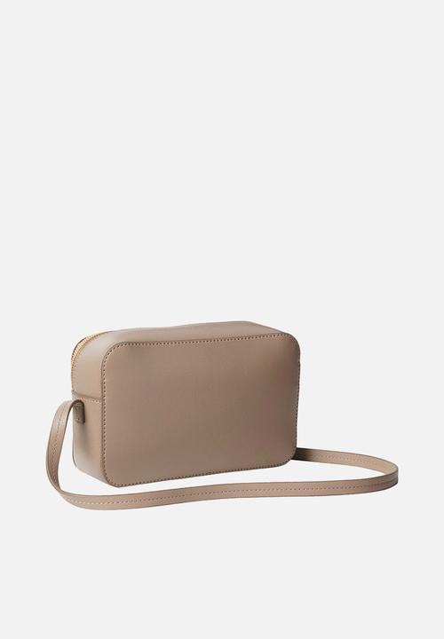 Calvin Klein - Foil logo elongated camera bag - desert taupe