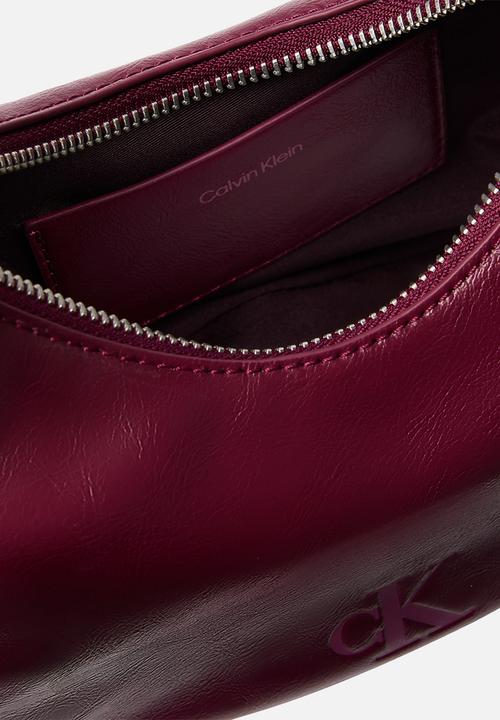 Calvin Klein - Buckle convertible clutch - alluring pink