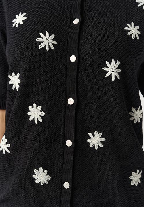 Me&B - Scalloped Collar Daisy Knit - Black Daisy