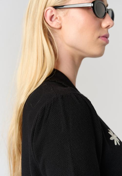 Me&B - Scalloped Collar Daisy Knit - Black Daisy