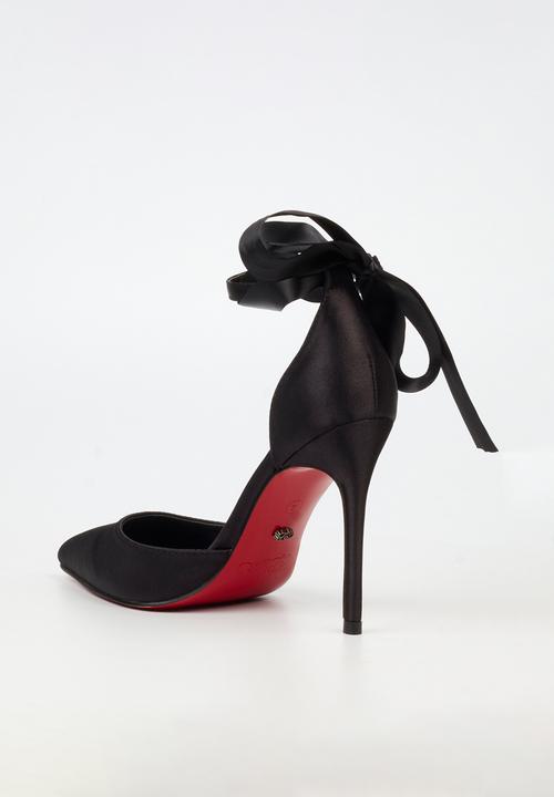 Miss Black - Lola 69 closed toe ankle strap - black