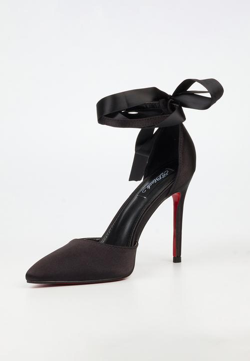 Miss Black - Lola 69 closed toe ankle strap - black