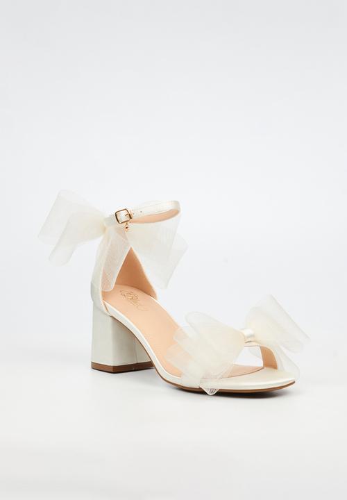 Miss Black - Bardot 5 open toe ankle strap - white