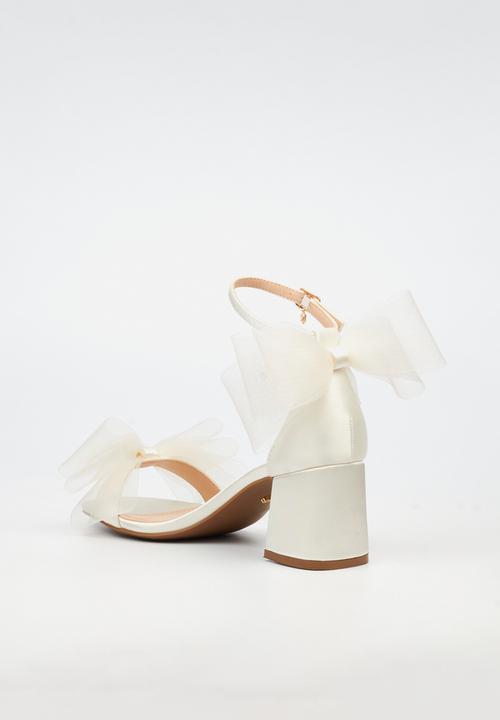 Miss Black - Bardot 5 open toe ankle strap - white