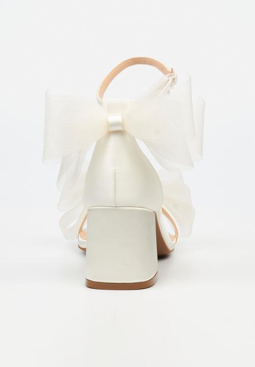 Miss Black - Bardot 5 open toe ankle strap - white