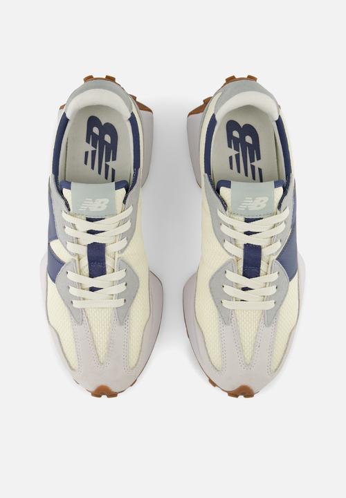 New Balance  - 327