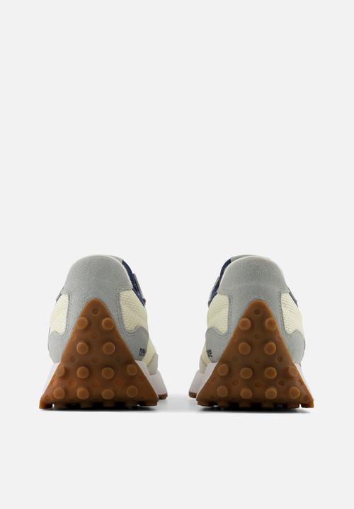 New Balance  - 327