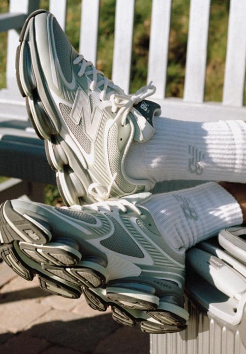 New Balance  - ABZORB 2000
