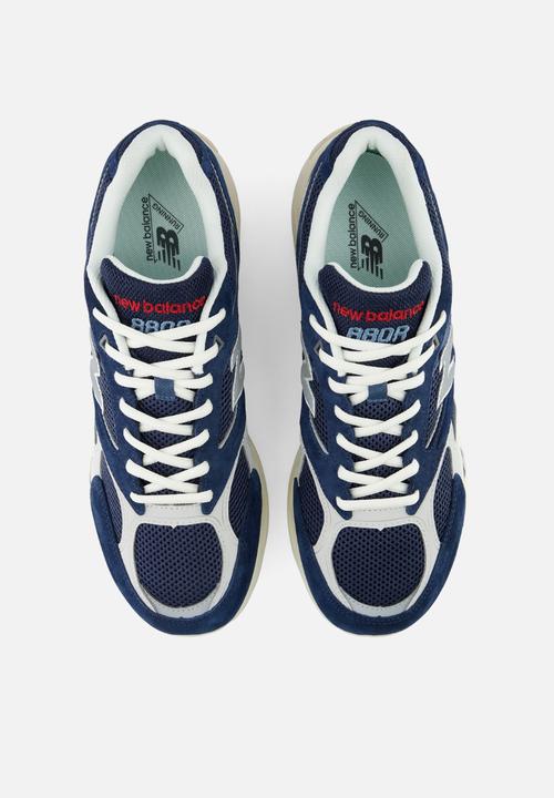 New Balance  - 880R